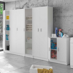 Armarios escoberos multiusos baratos para cualquier estancia