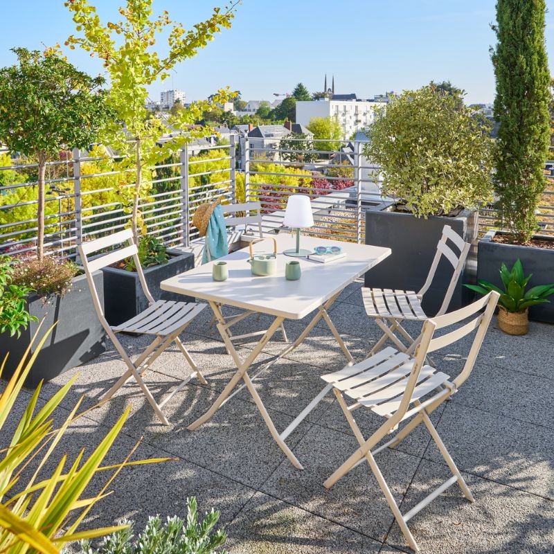 Silla Exterior Plegable Greensboro Color Blanco Arcilla_Ambiente_1