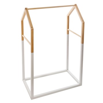Estructura de cama tipo dosel en madera natural y blanco con travesaños diagonales