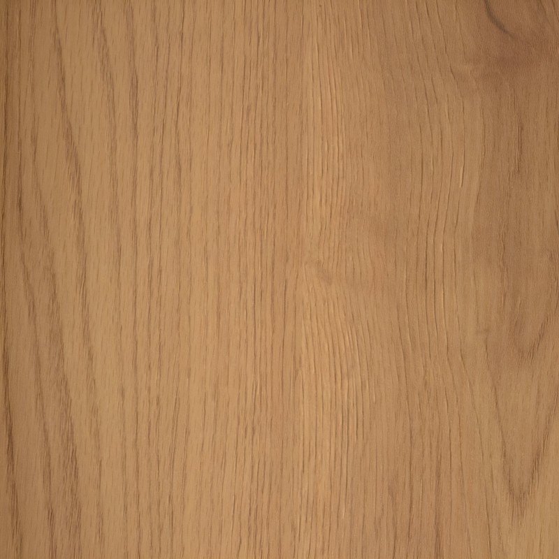 Detalle de madera clara con veta natural y textura de grano longitudinal