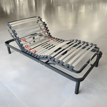 Somier articulado con estructura gris y láminas de madera ajustables con mandos de control en rojo