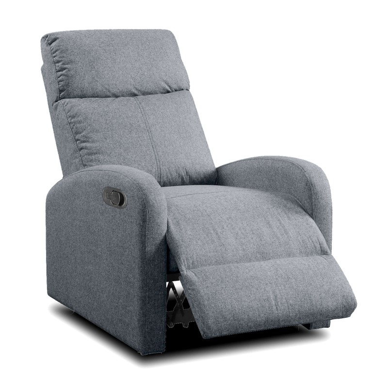 Sillón reclinable gris de tela con reposapiés extendido y mecanismo de palanca lateral