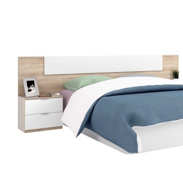 Cama con cabecero de madera y blanco combinado y mesita de noche integrada con dos cajones blancos