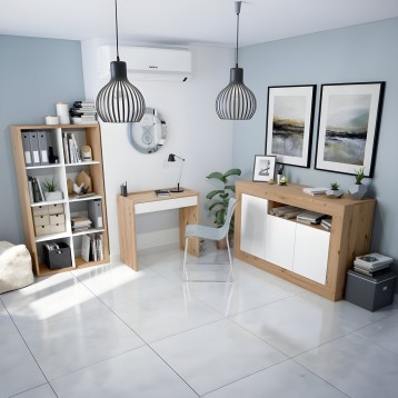 Ambiente de oficina en casa con escritorio de madera y blanco y estantería de almacenamiento combinada con tonos naturales
