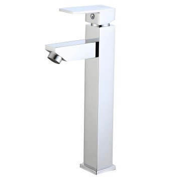 Grifo monomando alto blanco y plateado para lavabo con caño inclinado y repisa superior