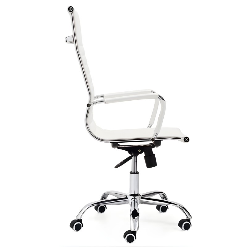 Silla de oficina ejecutiva con respaldo alto blanco y estructura cromada con ruedas giratorias