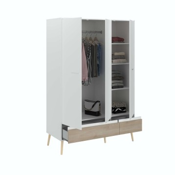 Armario blanco y madera con puertas abatibles y estantes interiores para ropa y complementos
