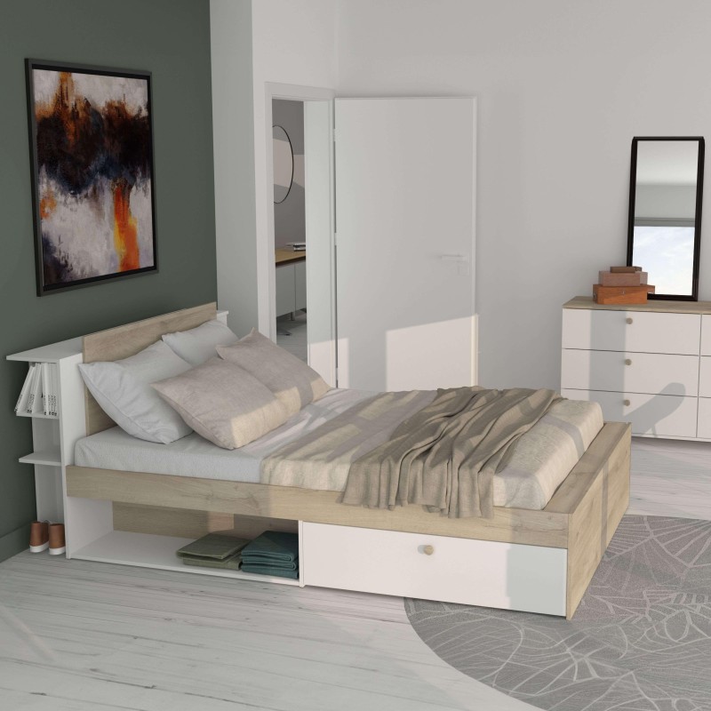 Cama doble con estructura en madera clara y blanco con almacenaje inferior en ambiente de dormitorio moderno