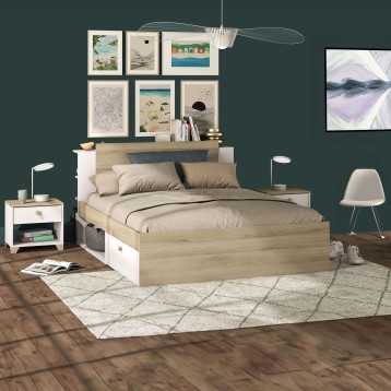 Cama con respaldo y almacenamiento en madera clara y blanco en ambiente de dormitorio moderno y minimalista