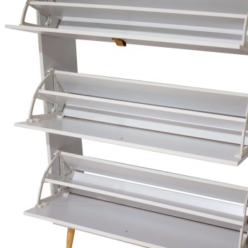Cómoda blanca con múltiples compartimentos y puertas abatibles con tiradores de madera y patas de madera natural