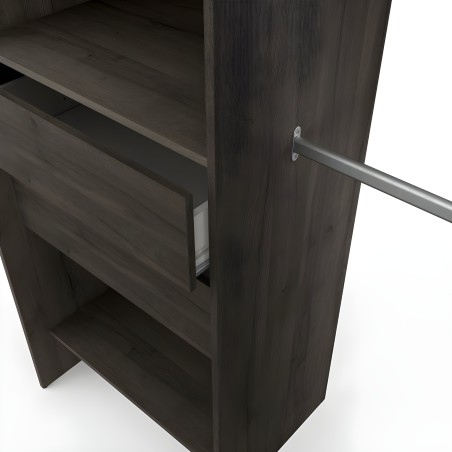 Armario madera oscura con cajón y barra metálica cromada vista en detalle lateral