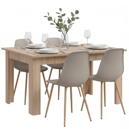 Conjunto de comedor con mesa de madera clara y sillas tapizadas gris beige ambientado con vajilla y florero