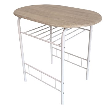 Mesa auxiliar ovalada con tablero en madera clara y estructura metálica blanca con estantes