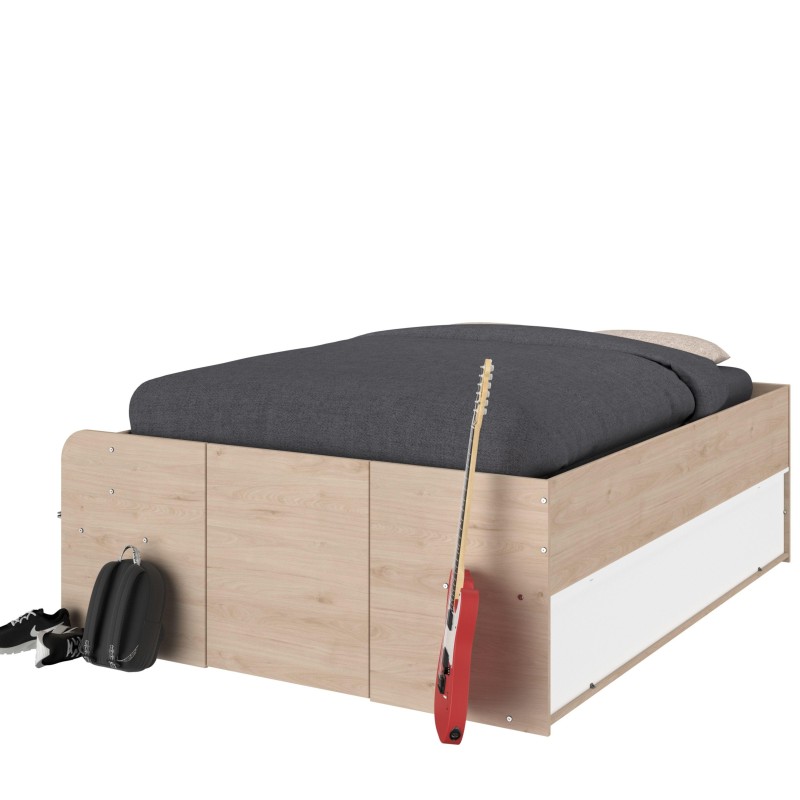 Cama individual de madera clara con colchón gris oscuro y detalles en blanco y rojo