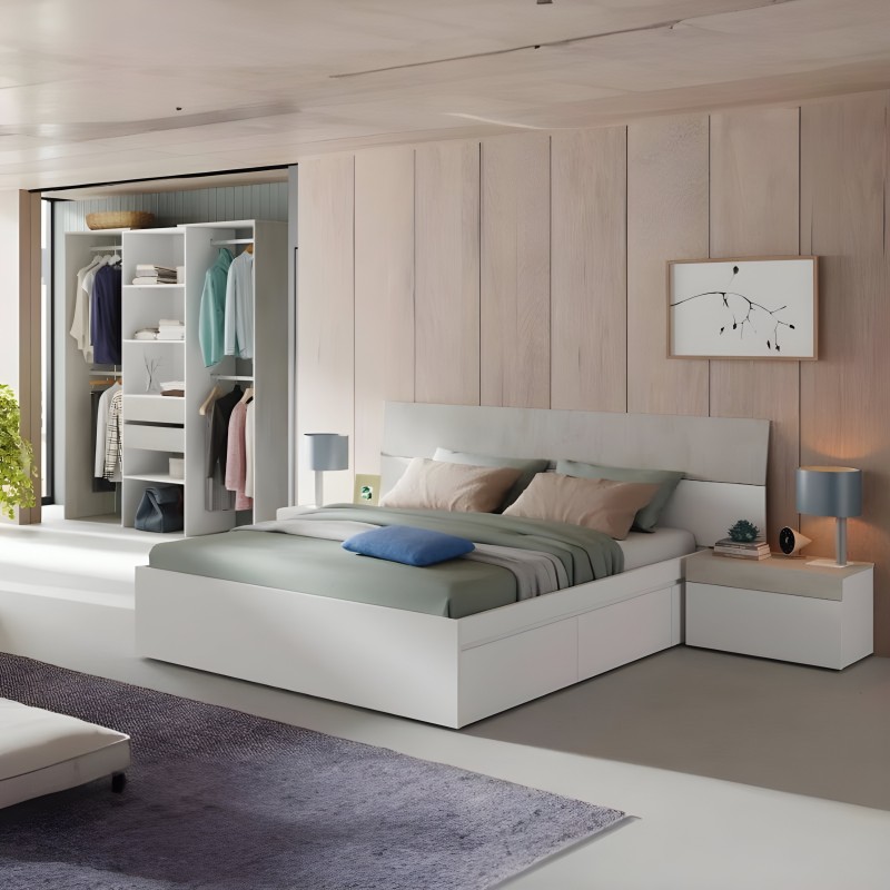Dormitorio moderno con cama blanca y cabecero acolchado junto a closet espejo y panelado en madera clara