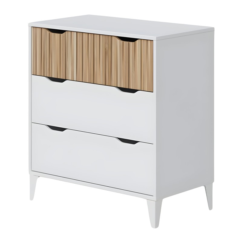 Cómoda blanca con tres cajones y frente superior en madera clara con diseño acanalado y patas altas