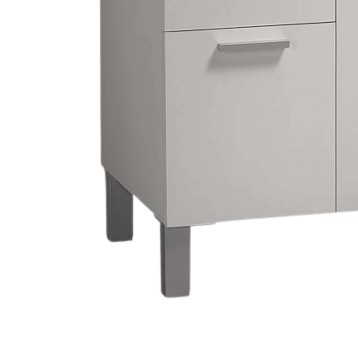 Mueble bajo gris claro con puertas y tirador metálico sobre patas oscuras y altas
