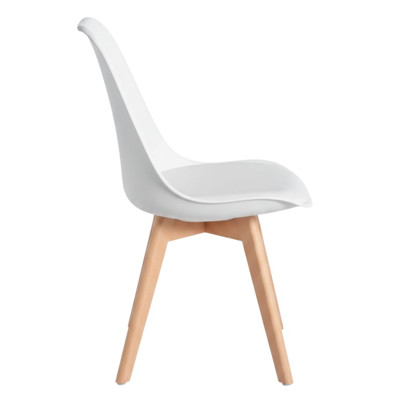 Silla moderna de asiento blanco con respaldo curvo y patas de madera natural