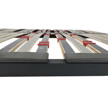 Somier con estructura de madera y láminas grises y rojo detalle de mecanismo de sujeción