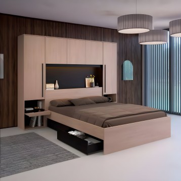 Cama matrimonial rosa con respaldo acolchado y almacenamiento integrado en dormitorio moderno
