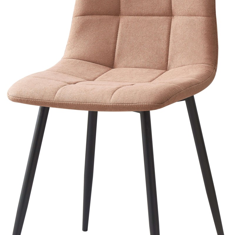 Silla de comedor tapizada en tela beige con respaldo acolchado y patas negras