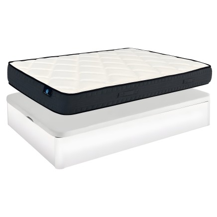 Colchón acolchado con núcleo negro y funda blanca sobre base blanca en vista de conjunto del producto